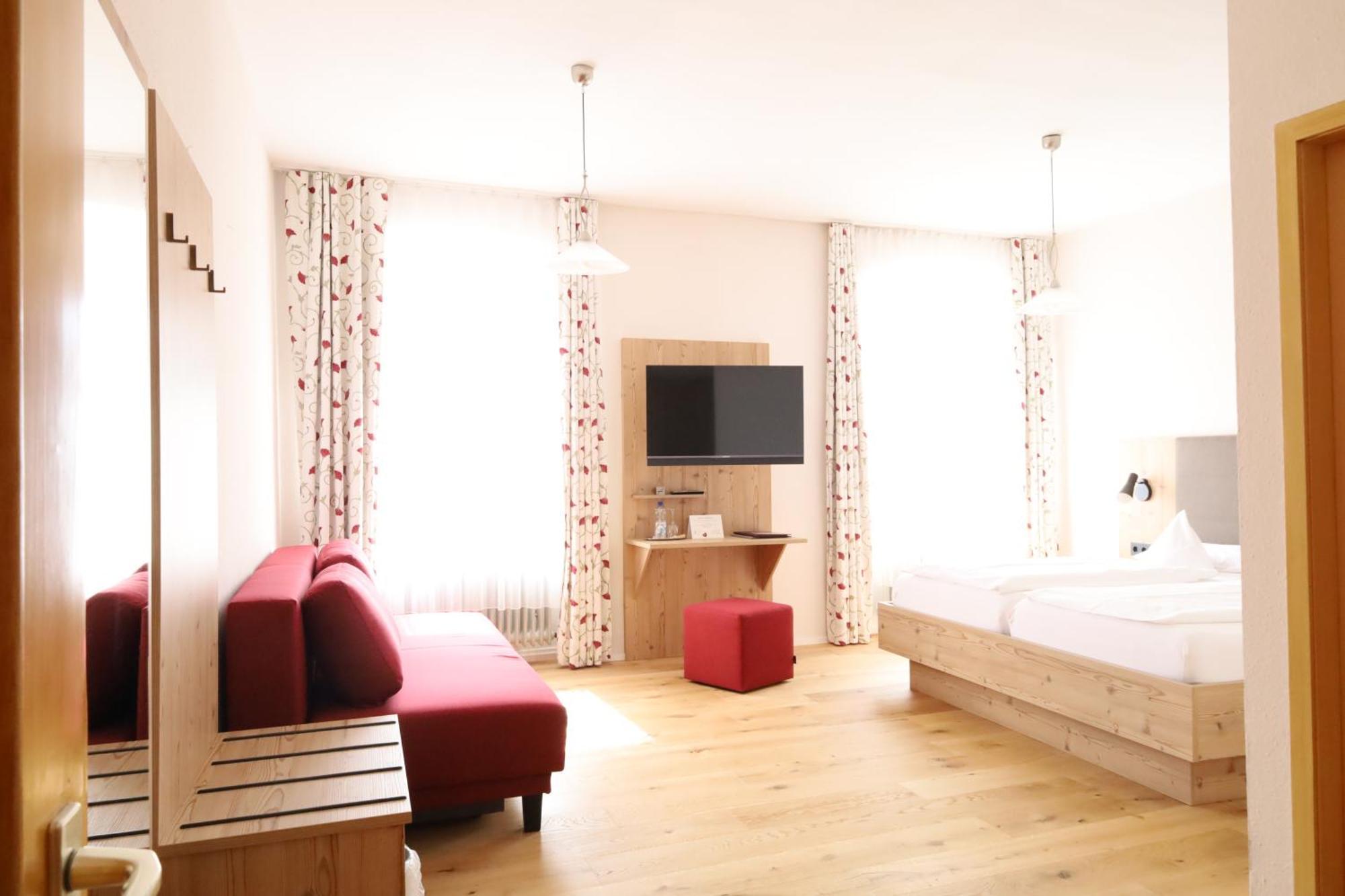 Hotel Gasthof Zur Post Wolfegg Exterior foto