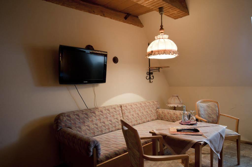 Hotel Gasthof Zur Post Wolfegg Exterior foto